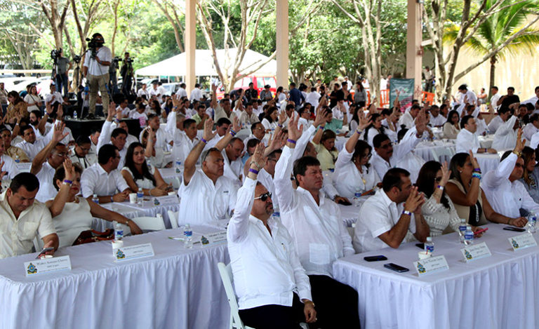 El Congreso de Honduras instaló el 'Congreso Móvil' y aprobó la iniciativa de prohibir el matrimonio infantil. Foto: Diario La Tribuna