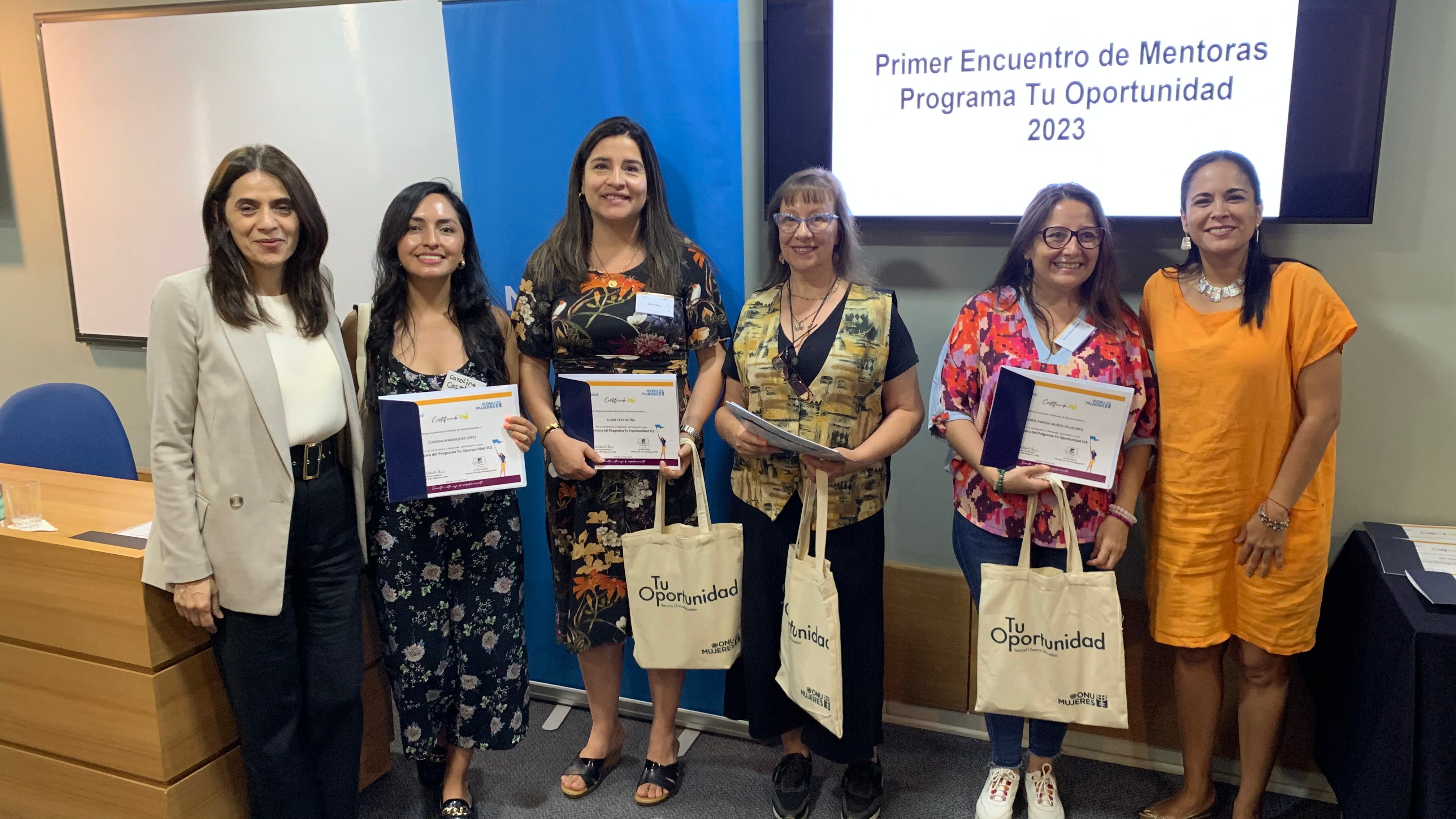 Mujeres que apoyan mujeres Primer encuentro presencial de mentoras del  Programa Tu Oportunidad