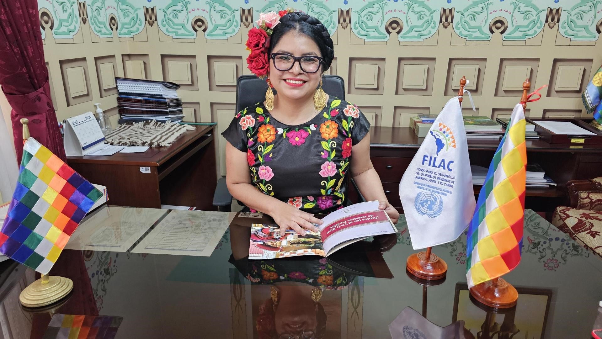 Dalí Ángel, mujer zapoteca de Oaxaca, México, es la coordinadora del Programa Emblemático de Mujer y Juventud Indígena en la Secretaría Técnica del Fondo para el Desarrollo de los Pueblos Indígenas de América Latina y el Caribe (FILAC). Foto: ONU Mujeres / Teofila Guarachi.