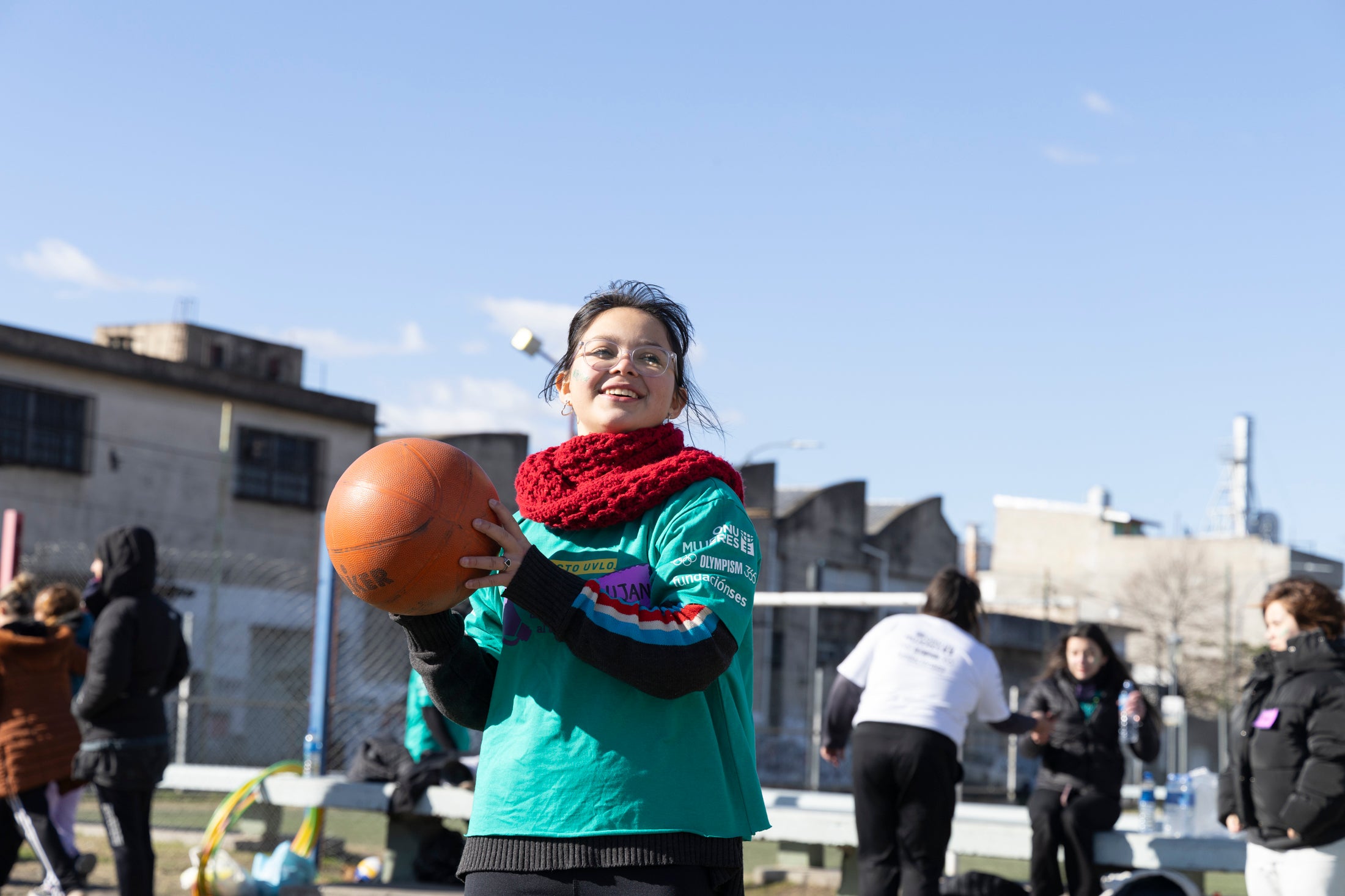 Tarde de juegos y actividades deportivas con adolescentes del proyecto "UVLO Participa: Unidas por el derecho al deporte". Foto: ONU Mujeres/Santiago Mele