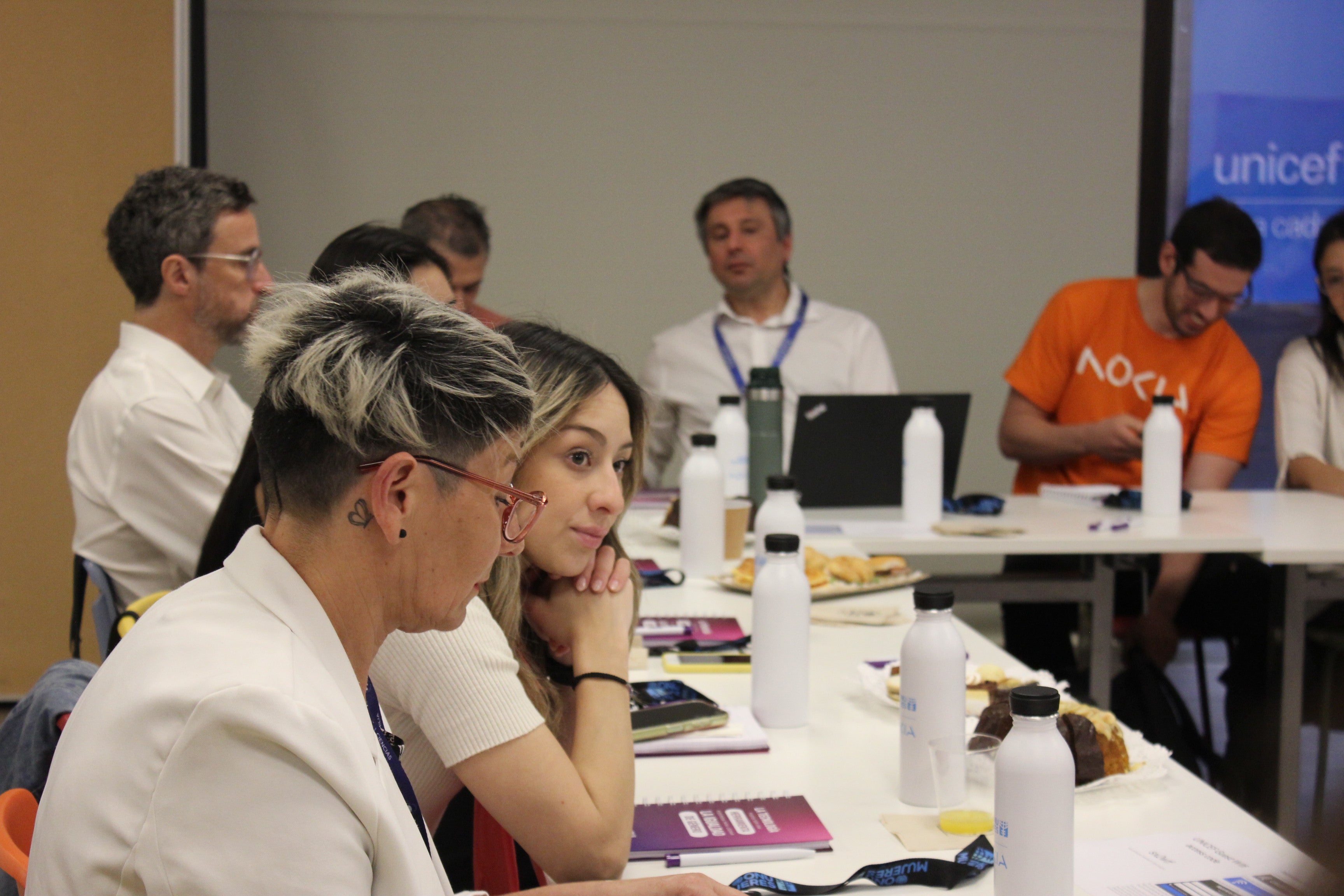 Participantes y voluntarios/as en la sesión de capacitación del 18 de septiembre de 2024 en Buenos Aires. Foto: ONU Mujeres