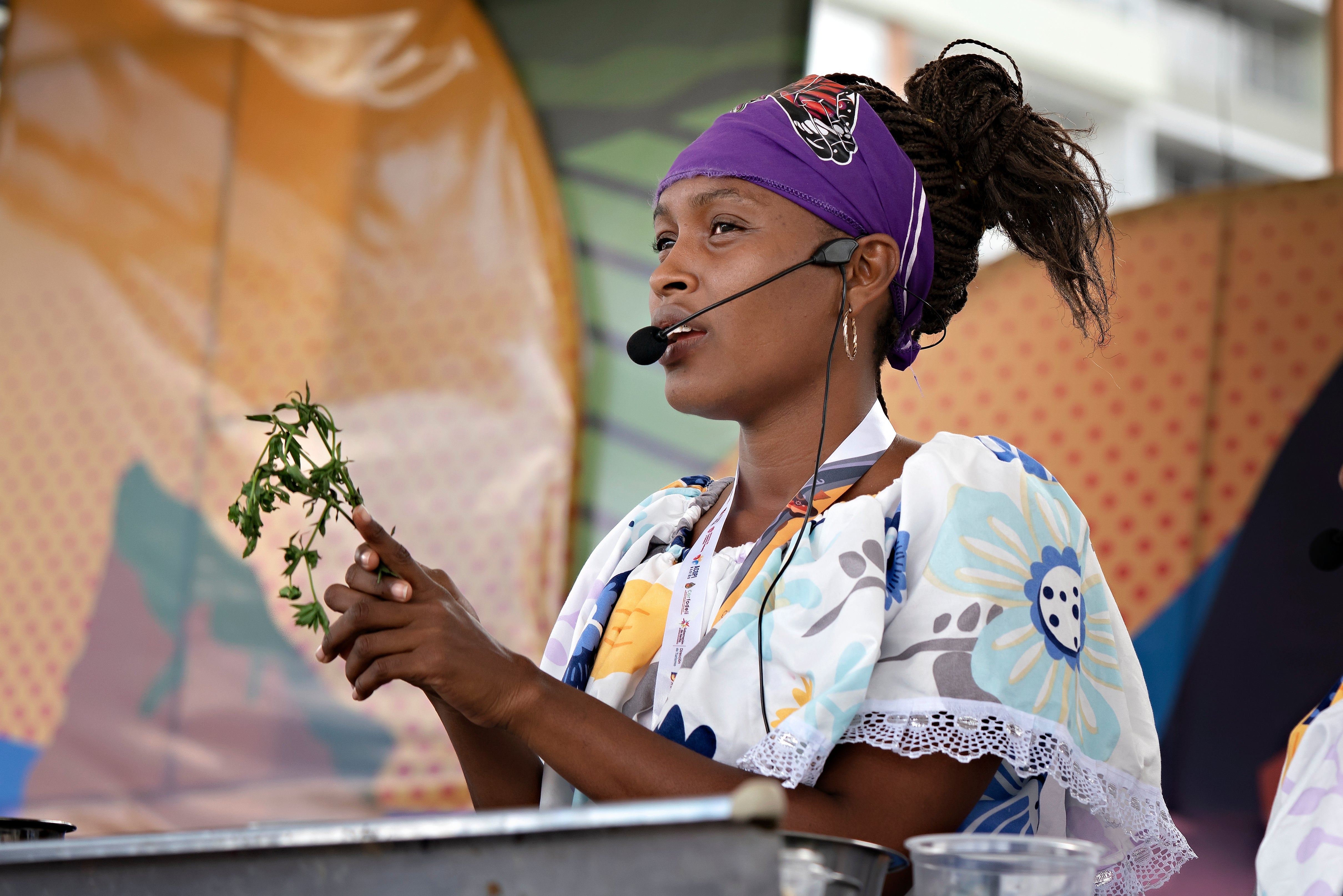 Daniela Carabalí y Luz Aidé Sisco son mujeres rurales, valientes y resilientes, que están marcando la diferencia en sus comunidades. Desde Tumaco, Nariño, hasta el Resguardo Indígena de Pueblo Nuevo en Caldono, Cauca, su liderazgo y compromiso están transformando realidades en el suroccidente colombiano y han mejorado su calidad de vida y aumentado sus ingresos a través de emprendimientos propios.