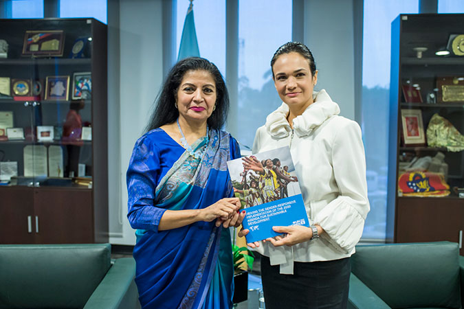 VP Panamá y Lakshmi Puri