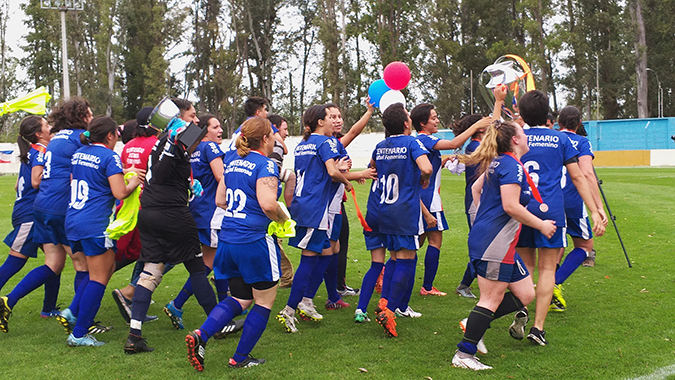 El fútbol femenino gana terreno en Uruguay y apunta a la profesionalización  en todas sus áreas 