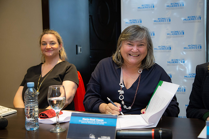 Directora Regional de ONU Mujeres Maria Noel Vaeza con la Representante de Argentina Florence Raes. Foto: ONU Mujeres/ Rodrigo de la Fuente