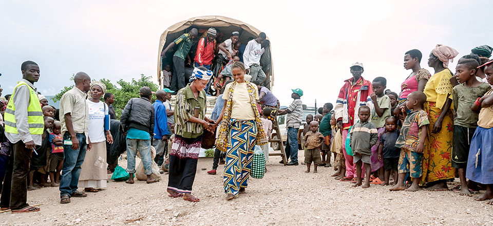 Pictured centre left: Nahimana Fainesi (Finess), 30, fled her native Burundi in July 2015 and has been living in the Lusenda refugee camp in Fizi, Democratic Republic of Congo, which is home to more than 16,000 refugees, the majority of which are women and girls. Photo: UN Women/Catianne Tijerina