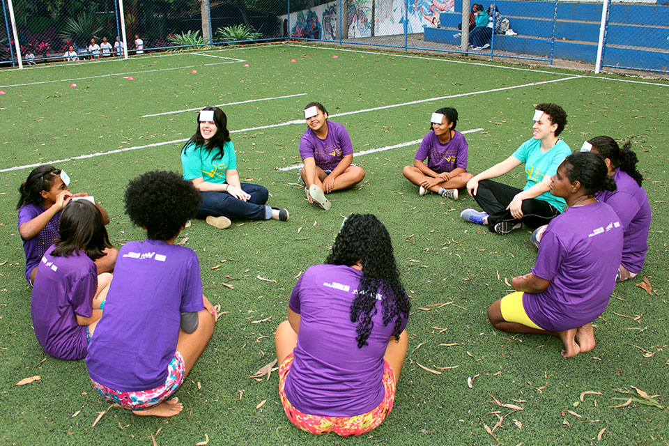 Participants in The One Win Leads to Another programme helps girls learn sports fundamentals and encourages them to speak their minds. Photo: Fundação Angélica Goulart